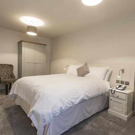 The White Hart Hotel Uttoxeter ภายนอก รูปภาพ
