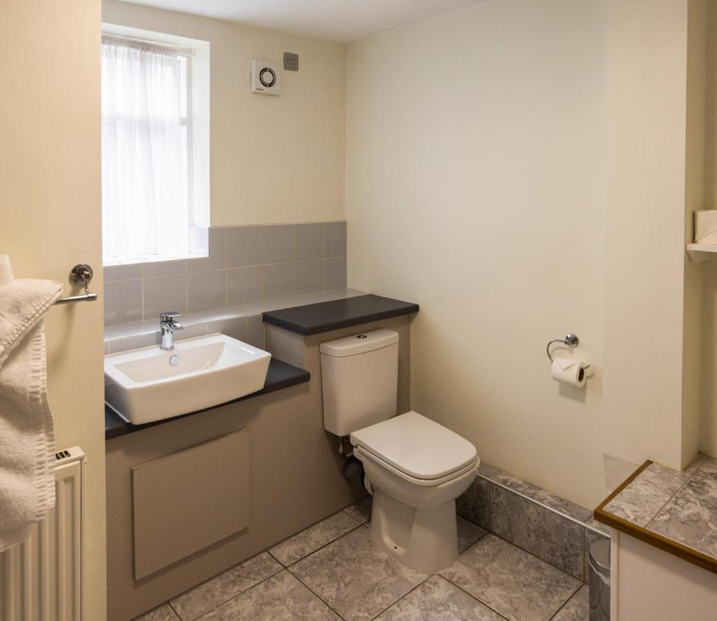 The White Hart Hotel Uttoxeter ภายนอก รูปภาพ