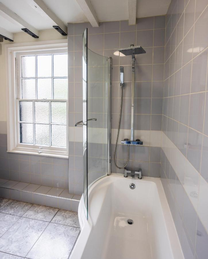 The White Hart Hotel Uttoxeter ภายนอก รูปภาพ