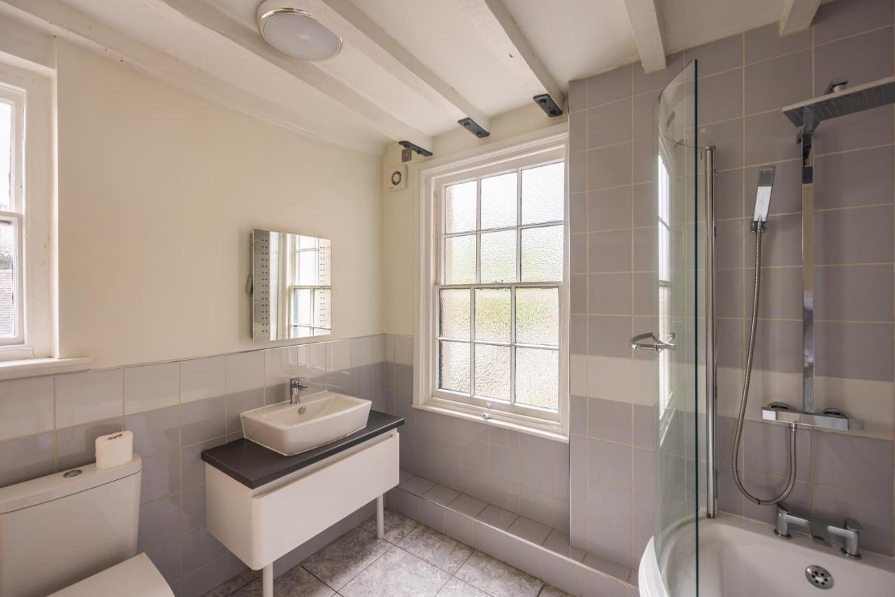 The White Hart Hotel Uttoxeter ภายนอก รูปภาพ