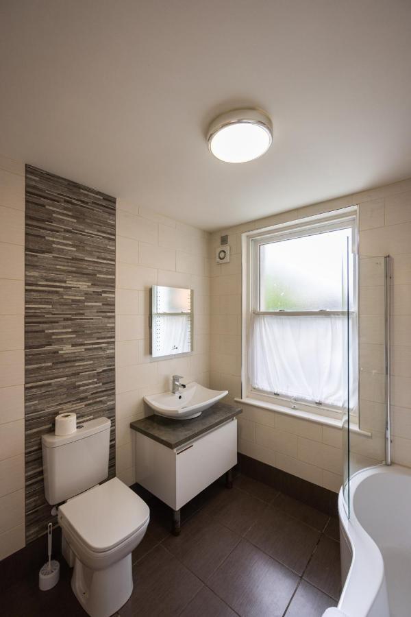 The White Hart Hotel Uttoxeter ภายนอก รูปภาพ