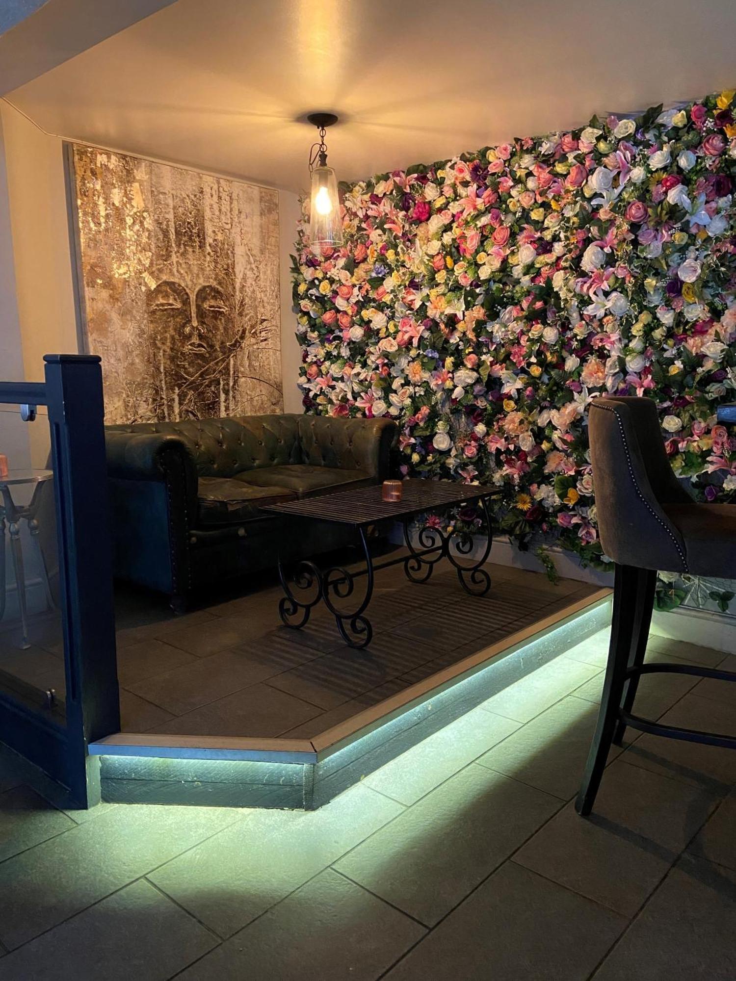 The White Hart Hotel Uttoxeter ภายนอก รูปภาพ