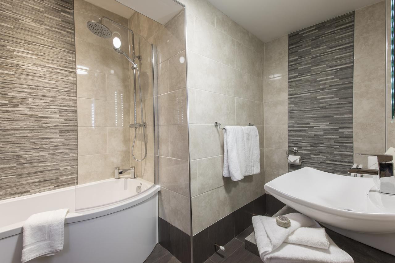 The White Hart Hotel Uttoxeter ภายนอก รูปภาพ